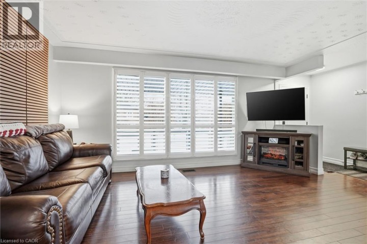 Photo 5 at 20 Amber Street, Grand Woodlands, Brantford