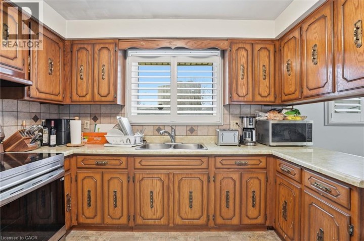 Photo 9 at 20 Amber Street, Grand Woodlands, Brantford