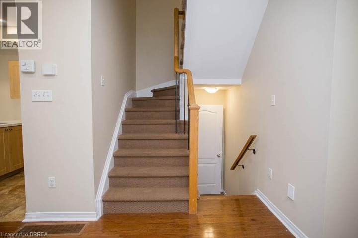 Photo 11 at 43 - 21 Diana Avenue, Empire, Brantford