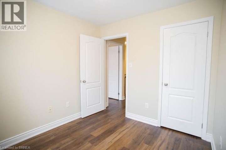 Photo 16 at 43 - 21 Diana Avenue, Empire, Brantford