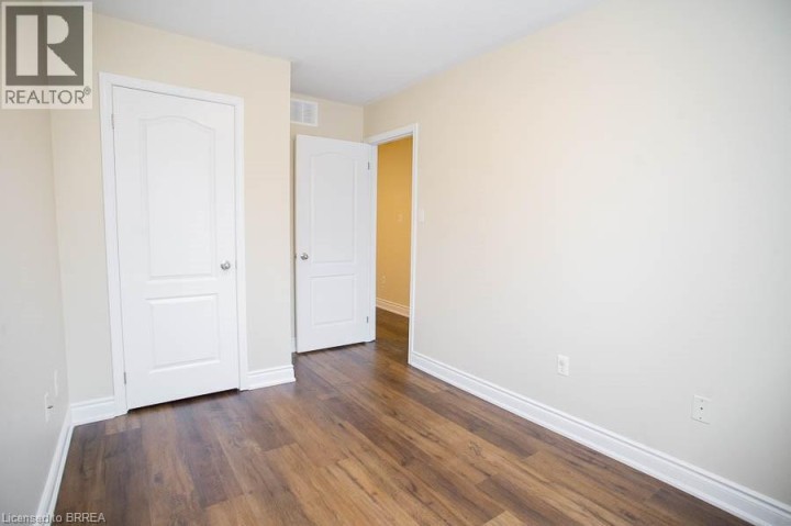 Photo 18 at 43 - 21 Diana Avenue, Empire, Brantford