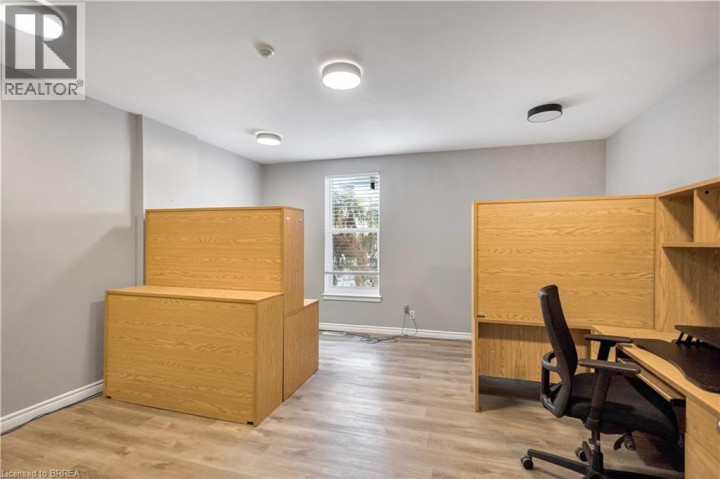 Photo 11 at 70 Chatham Street, Downtown Core, Brantford