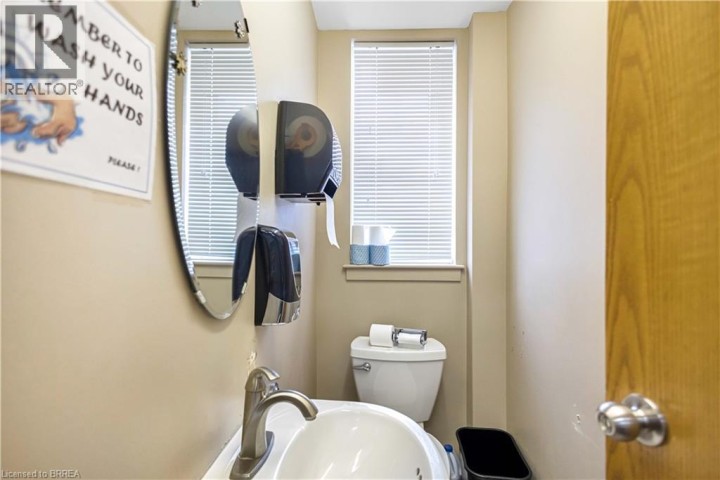 Photo 21 at 70 Chatham Street, Downtown Core, Brantford