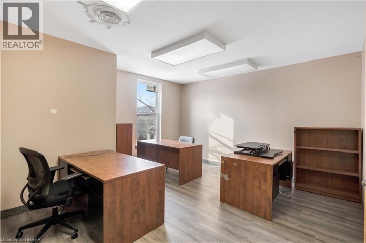 Photo 24 at 70 Chatham Street, Downtown Core, Brantford