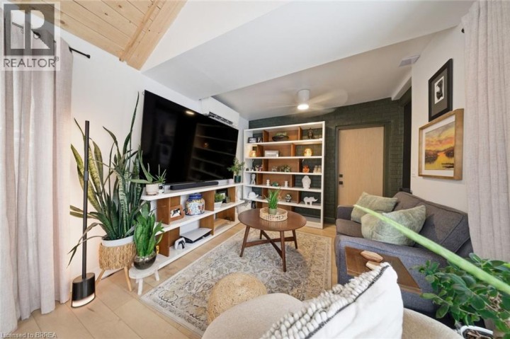 Photo 21 at 37 Elm Street, Henderson, Brantford