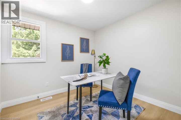 Photo 13 at 9 Ventnor Court, Grand Woodlands, Brantford