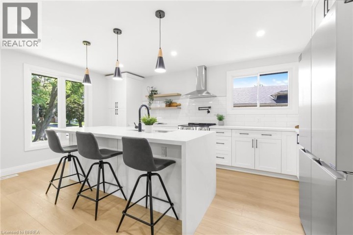 Photo 6 at 9 Ventnor Court, Grand Woodlands, Brantford