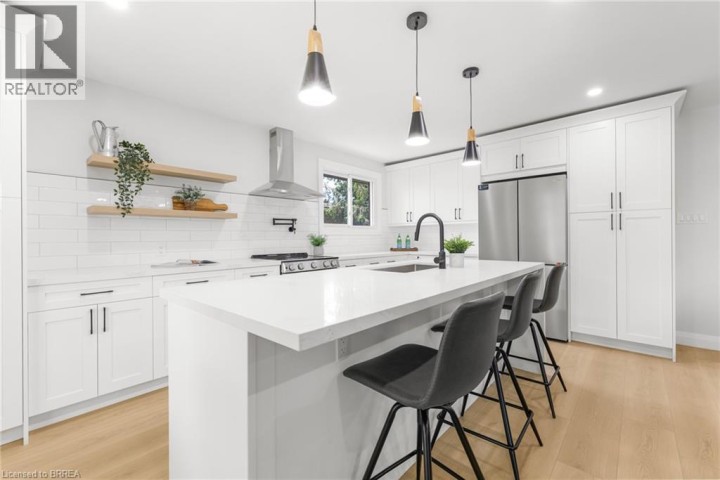 Photo 7 at 9 Ventnor Court, Grand Woodlands, Brantford