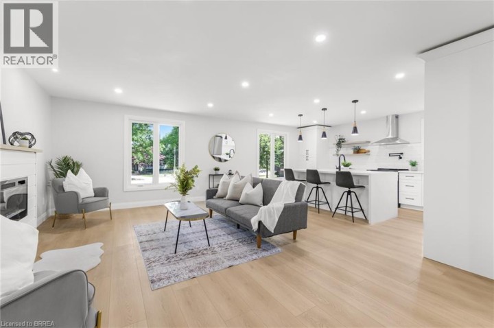 Photo 4 at 9 Ventnor Court, Grand Woodlands, Brantford