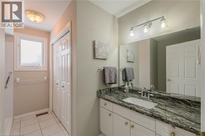 Photo 15 at 14 - 229 Lynden Road, Lynden Hills, Brantford