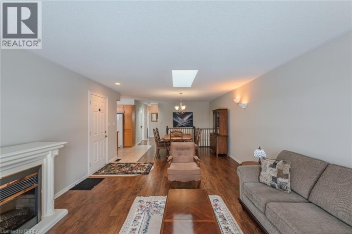 Photo 7 at 14 - 229 Lynden Road, Lynden Hills, Brantford