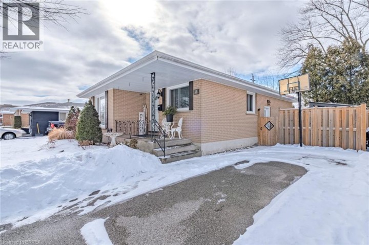 Photo 3 at 18 Linden Avenue, Echo Place, Brantford