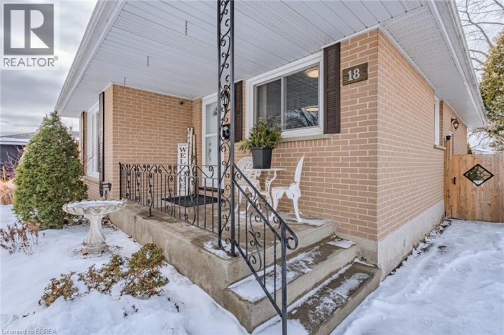 Photo 4 at 18 Linden Avenue, Echo Place, Brantford