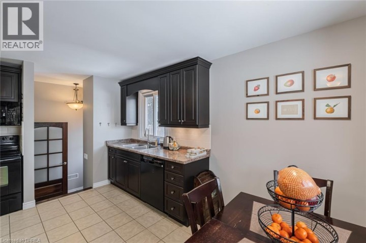 Photo 12 at 18 Linden Avenue, Echo Place, Brantford