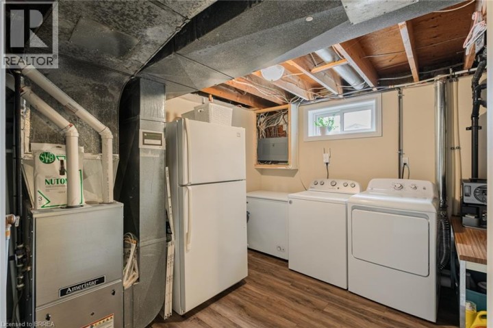 Photo 31 at 18 Linden Avenue, Echo Place, Brantford