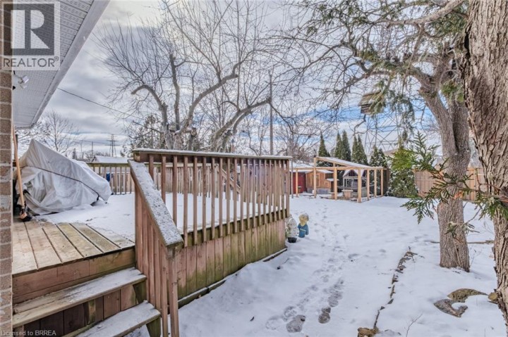 Photo 36 at 18 Linden Avenue, Echo Place, Brantford