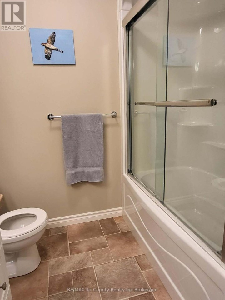 Photo 17 at 33 Park Place, Tillsonburg