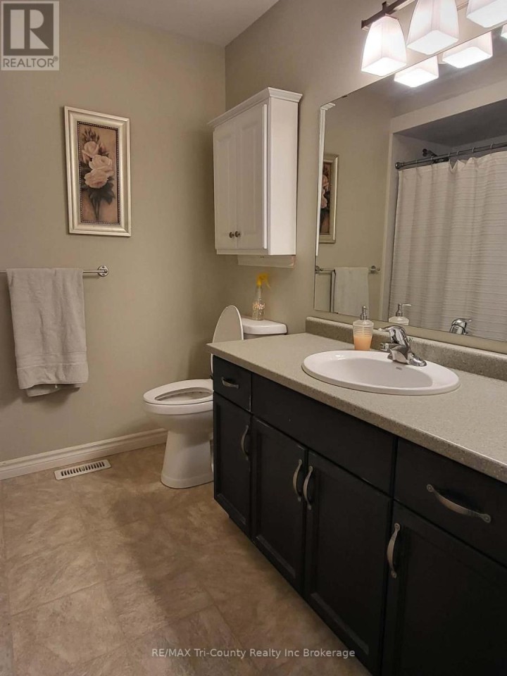 Photo 7 at 33 Park Place, Tillsonburg