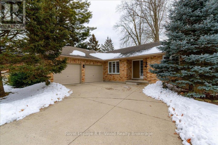 Photo 2 at 27 Woodside Drive, Tillsonburg