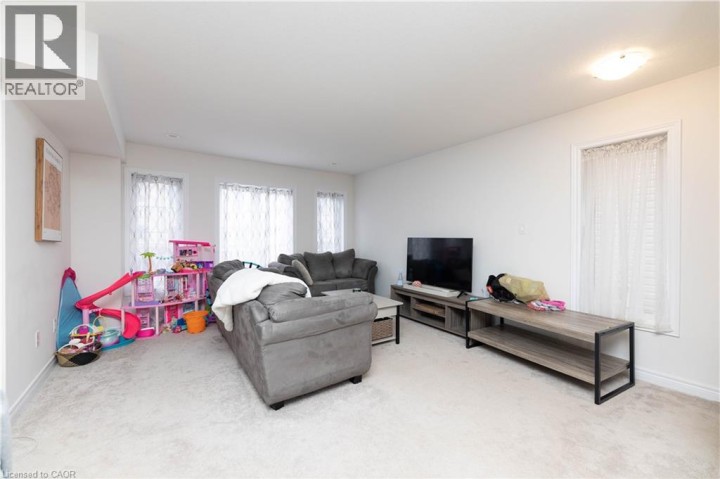 Photo 10 at 59 - 755 Linden Drive, Preston Heights, Cambridge