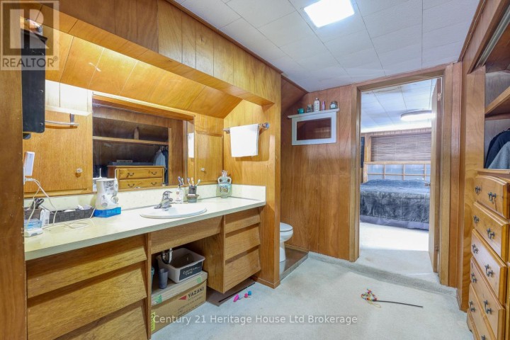 Photo 27 at 384810 Salford Road, Rural Norwich, Norwich