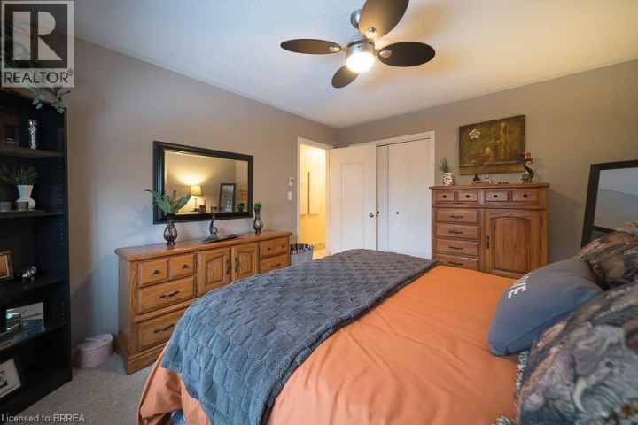 Photo 15 at 17 Crabapple Court, Brier Park, Brantford