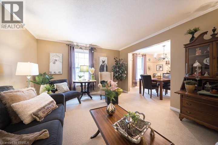 Photo 8 at 17 Crabapple Court, Brier Park, Brantford