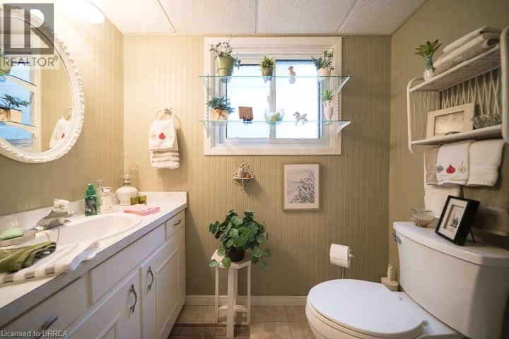 Photo 21 at 17 Crabapple Court, Brier Park, Brantford