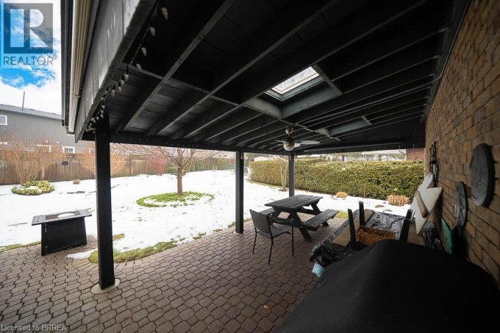 Photo 22 at 17 Crabapple Court, Brier Park, Brantford