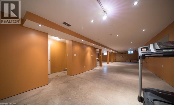 Photo 19 at 385 Mount Pleasant Road, Tutela Heights, Brantford