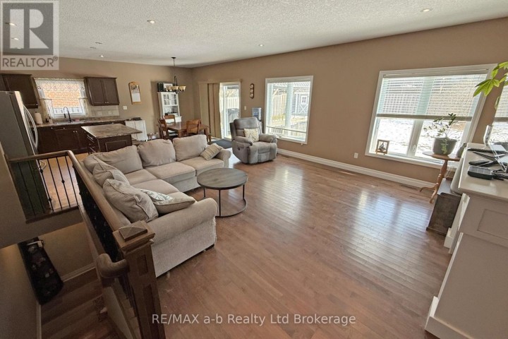 Photo 11 at 47 Graydon Drive, Mount Elgin, South-West Oxford