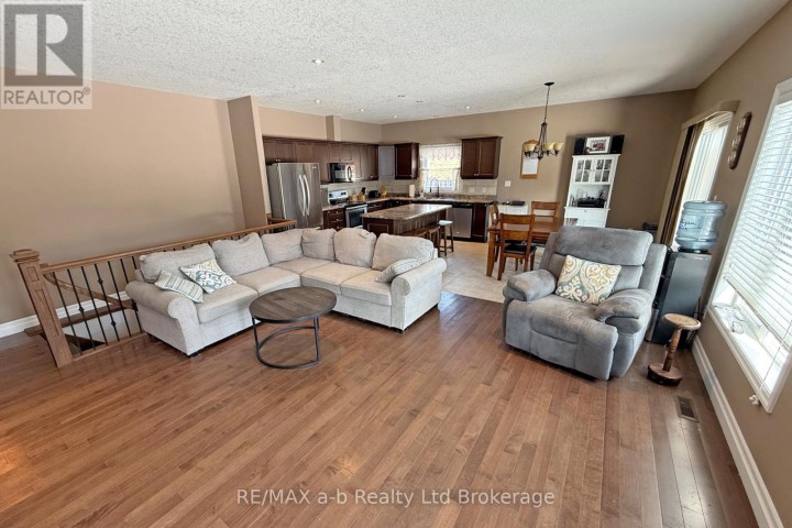 Photo 13 at 47 Graydon Drive, Mount Elgin, South-West Oxford