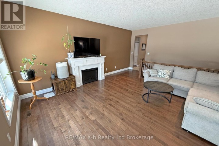 Photo 8 at 47 Graydon Drive, Mount Elgin, South-West Oxford
