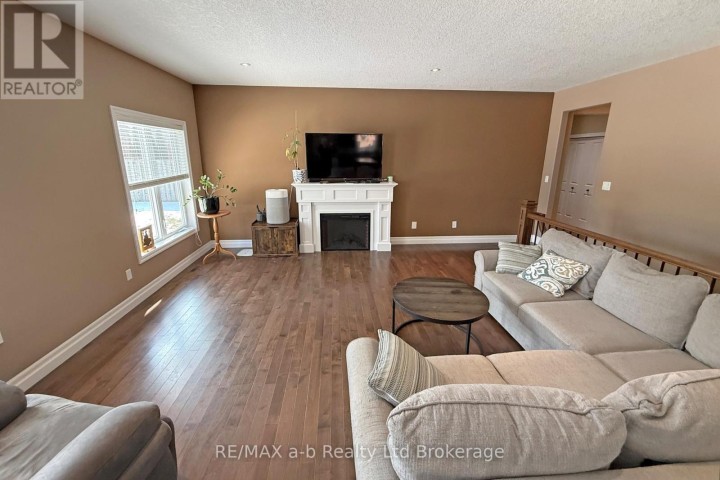 Photo 9 at 47 Graydon Drive, Mount Elgin, South-West Oxford