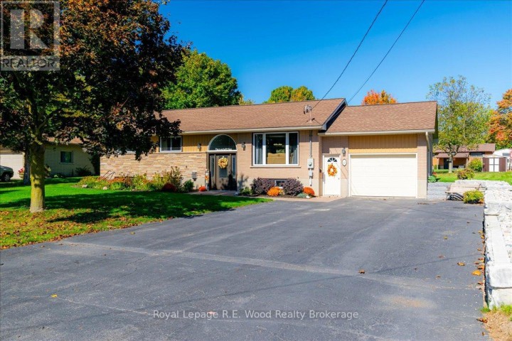 Photo 2 at 49 Dereham Drive, Tillsonburg