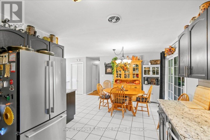 Photo 24 at 49 Dereham Drive, Tillsonburg