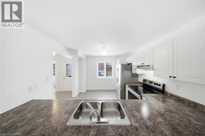 Photo 10 at 28 Tompkins Court, Norwich Town, Norwich