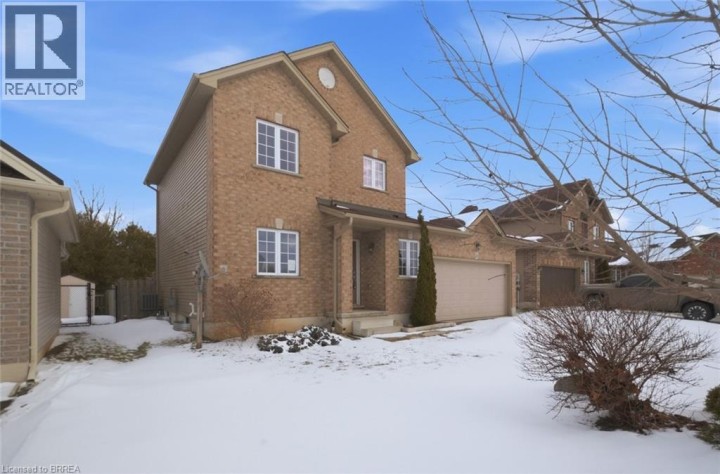 Photo 2 at 28 Tompkins Court, Norwich Town, Norwich