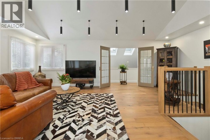 Photo 13 at 221 E Old Onondaga Road, Se Rural, Brantford