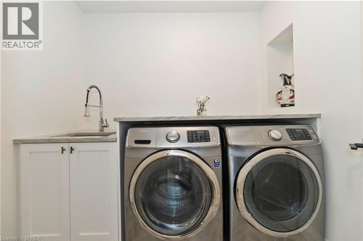 Photo 29 at 221 E Old Onondaga Road, Se Rural, Brantford