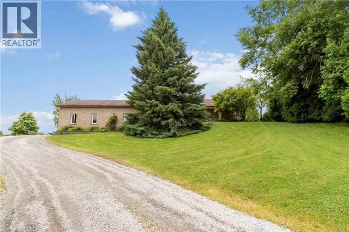 Photo 6 at 221 E Old Onondaga Road, Se Rural, Brantford