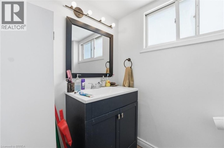 Photo 21 at 220 Nelson Street, East Ward, Brantford