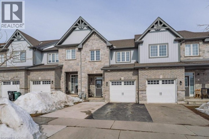 Photo 2 at 8 Renfrew Street, Huron Park, Kitchener