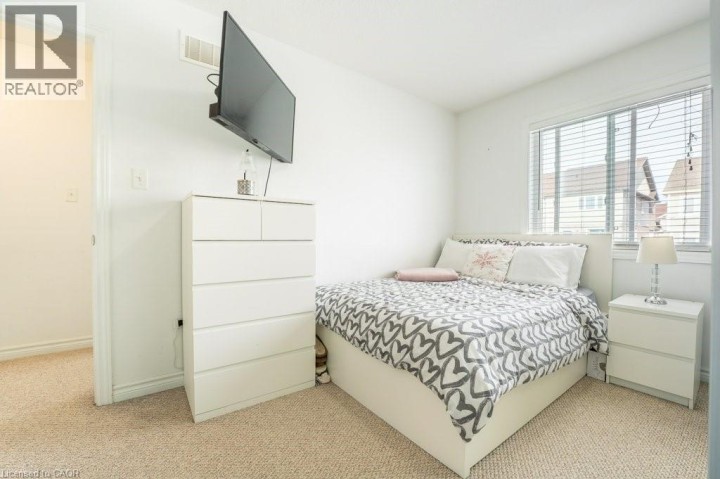 Photo 24 at 8 Renfrew Street, Huron Park, Kitchener