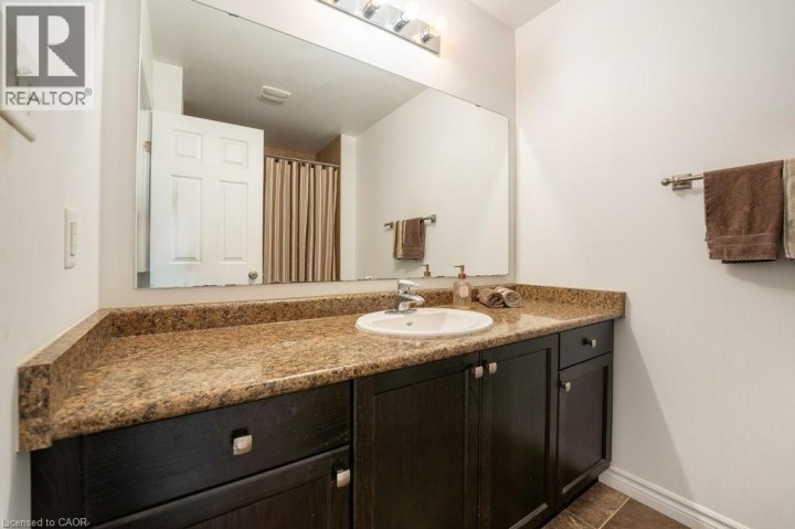 Photo 31 at 8 Renfrew Street, Huron Park, Kitchener