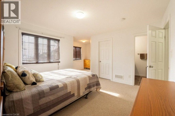 Photo 32 at 8 Renfrew Street, Huron Park, Kitchener