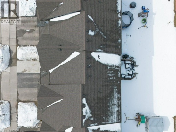 Photo 39 at 8 Renfrew Street, Huron Park, Kitchener