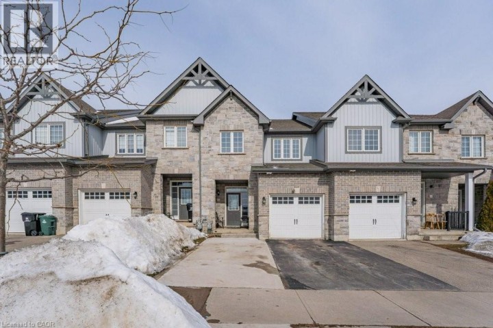 Photo 4 at 8 Renfrew Street, Huron Park, Kitchener