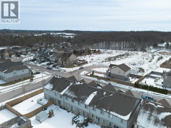 Photo 41 at 8 Renfrew Street, Huron Park, Kitchener