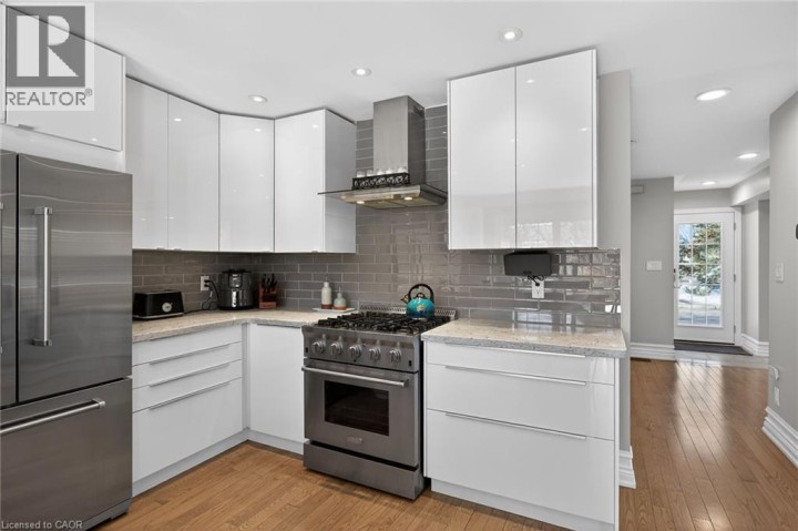 Photo 10 at 12 - 334 W Wilson Street, Dancaster / Nakoma / Maple Lane, Ancaster